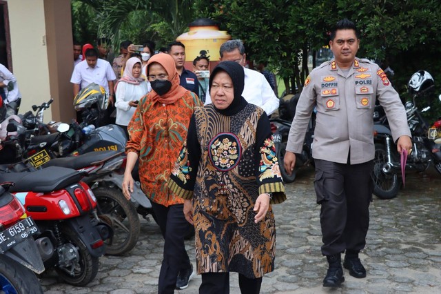 Mensos Janji Lunasi Utang Ibu Korban Pemerkosaan Ayah Tiri di Lampung Tengah