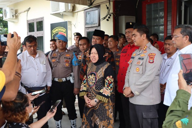 Mensos Janji Lunasi Utang Ibu Korban Pemerkosaan Ayah Tiri di Lampung Tengah (1)