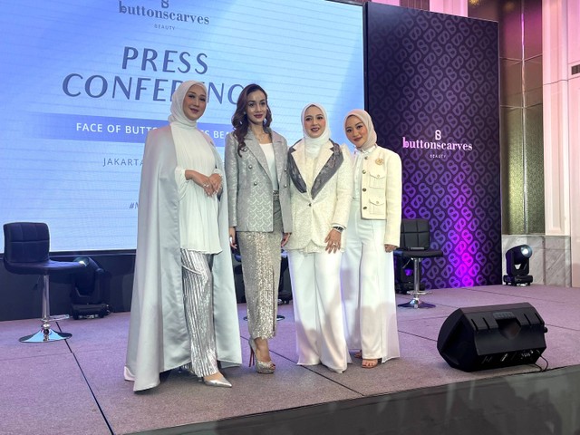 Buttonscarves Beauty perkenalkan 3 perempuan inspiratif sebagai brand ambassador. Foto: Nada Saffana/kumparan