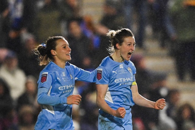 Pemain sepak bola wanita Manchester City saat melawan Chelsea di Stadion Cherry Red Records di Wimbledon, London pada 5 Maret 2022. Foto: Justin Tallis/AFP