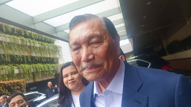 Menteri Koordinator Bidang Kemaritiman dan Investasi, Luhut Binsar Pandjaitan di Djakarta Theater, Sabtu (24/6/2023). Foto: Ghinaa Rahmatika/kumparan