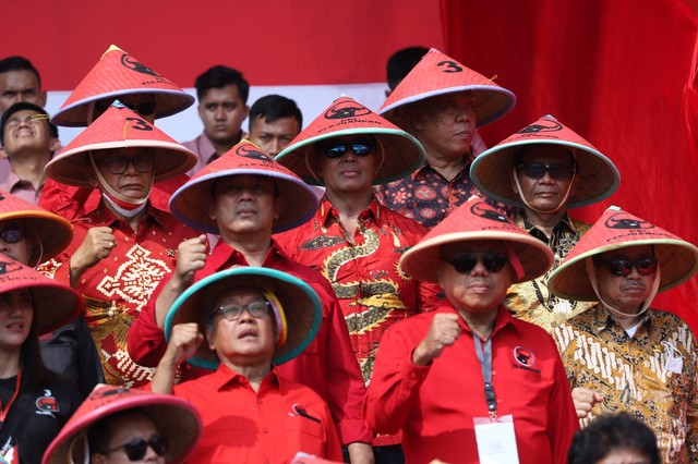 Andika Perkasa (tengah) hadiri Bulan Bung Karno di GBK Senayan. Foto: Jamal Ramadhan/kumparan