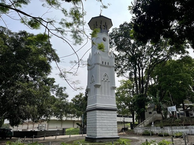 Menara Loji, Jatinangor. Sumber: Dokumentasi pribadi.