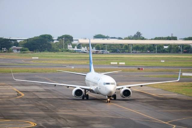 Stasiun yang dekat dengan Bandara Juanda, Foto Juanda Airport: Aldrin Rachman Pradana / Unsplash