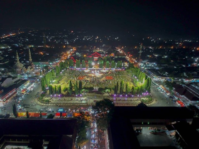 alun - alun purbalingga Sumber : https://www.instagram.com/p/ByxNuBEBn8b/