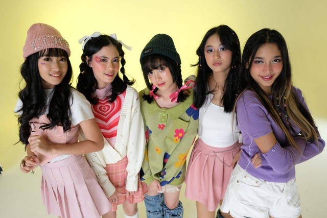 Girlband ARIZE rilis single Look At Me.
 Foto: Dok. Istimewa