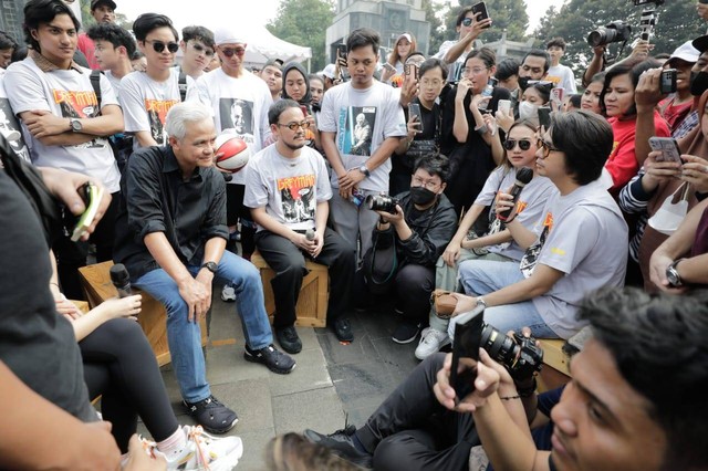 Arbani Yasiz saat berdialog dengan Ganjar Pranowo di peluncuran Greyman di Pintu 6 Gelora Bung Karno, Jakarta, Minggu (25 /6). Foto: Dok. Istimewa