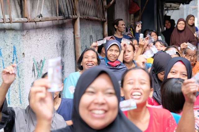 Bazar sembako murah yang digelar UMKM Sahabat Sandi Uno di Tambora, Jakarta Barat, Sabtu (24/6/2023). Foto: Dok. Istimewa