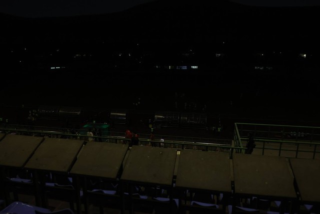 Lampu stadion Patriot Candrabhaga mati saat Persija melawan klub Thailand, Ratchaburi FC, Minggu. Foto: Dok. Istimewa