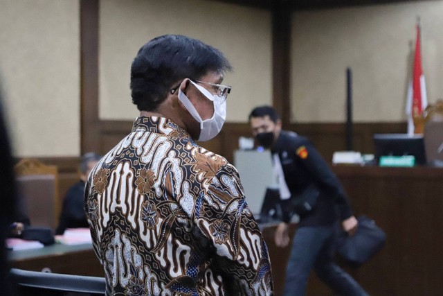 Terdakwa Menkominfo nonaktif Johnny G Plate hadir pada sidang perdana kasus BTS BAKTI dengan agenda pembacaan dakwaan di Pengadilan Negeri Jakarta Pusat, Selasa (27/6/2023). Foto: Jamal Ramadhan/kumparan