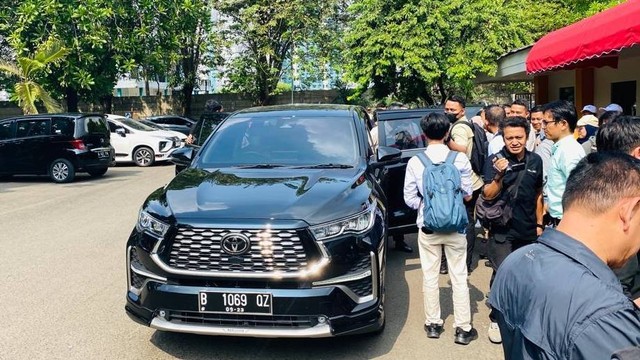 Mobil dinas baru Pj Gubernur DKI Jakarta Toyota Kijang Innova Zenix. Foto: Haya Syahira/kumparan