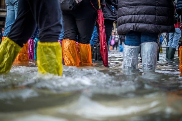 Penyebab banjir. Sumber: [unsplash.com/Jonathan Ford]