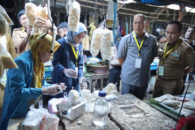Jelang Idul Adha 1444 H, Tim Pemprov Lampung Sidak ke Pasar Cek Keamanan Pangan