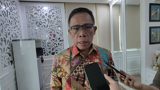 Politikus PDIP Masinton Pasaribu di Kompleks Parlemen, Jakarta, Selasa (27/6/2023). Foto: Zamachsyari/kumparan