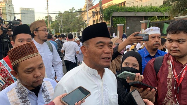 Menko PMK, Muhadjir Effendy solat Idul Adha di Gedung Dakwah PP Muhammdiyah, Jakarta pada Rabu (28/6).  Foto: Luthfi Humam/kumparan