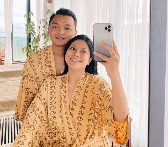 Hanum Mega dan suaminya, Achmad Herlambang. Foto: Instagram/@real.hanummegaa