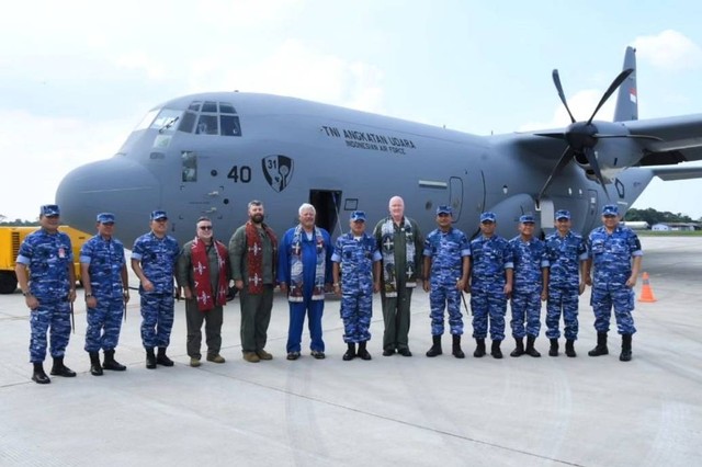 Pesawat C-130J Super Hercules yang dipesan Kementerian Pertahanan Republik Indonesia, telah mendarat dengan selamat di Lanud Halim Perdanakusuma, Jakarta, Rabu (28/6/2023). Foto: Instagram/@militer.udara