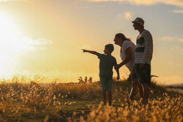 Ilustrasi Puisi tentang Keluarga, sumber foto (Luemen Rutkowski) by unsplash.com