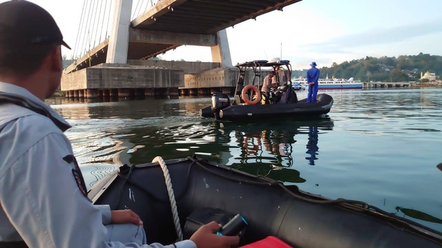 Bakamla cari pria yang loncat ke laut dari Jembatan Bahteramas Kendari Foto: Humas Bakamla RI