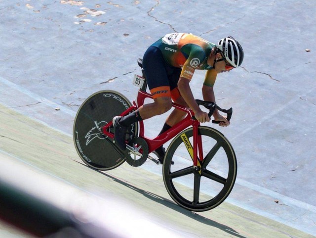 Atlet balap sepeda asal Pontianak, Bernard Benyamin Van Aert. Foto: PB ISSI/Hano Nick