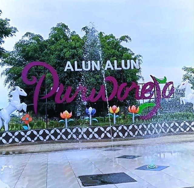 Gambar 1: Penampakan alun-alun Kota Purworejo (sumber: dokumen pribadi)