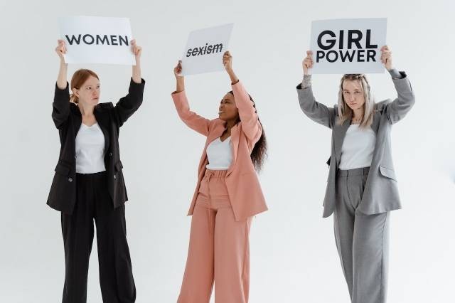 Ilustrasi sejarah gerakan feminisme. Sumber: Tima Miroshnichenko/pexels.com