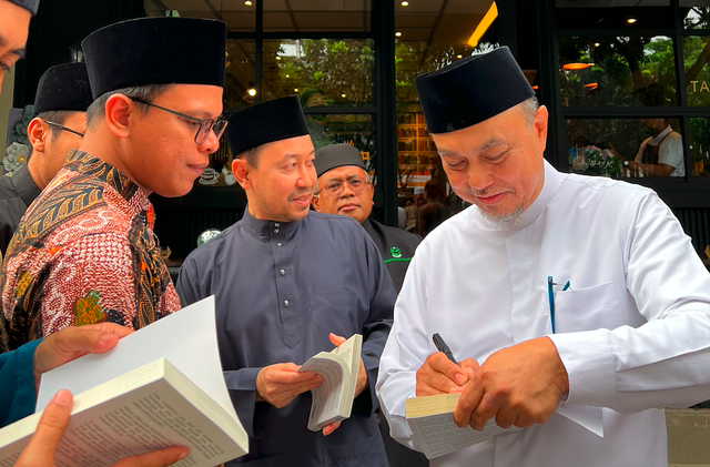 Ilustrasi, saat penulis menerima kunjungan rombongan Mufti Malaysia. Dokumen pribadi.