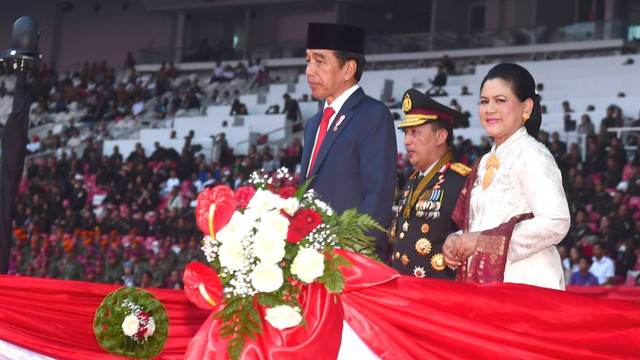 Presiden Jokowi tiba pada upacara HUT ke-77 Bhayangkara Polri di GBK, Senayan, Jakarta, Sabtu (1/7/2023). Foto: Rusman/Biro Pers Sekretariat Presiden