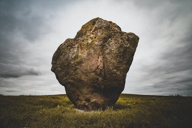 Ilustrasi jenis batuan. Sumber: unsplash.com/ Zoltan Tasi