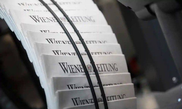 Wiener Zeitung edisi terakhir. Foto: Alex Halada/AFP/Getty Images