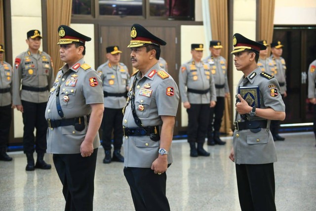 Kapolri Lantik Komjen Agus Andrianto Sebagai Wakapolri | Kumparan.com