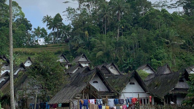 Foto Kampung Naga di Tasikmalaya (Sumber: difoto oleh penulis)