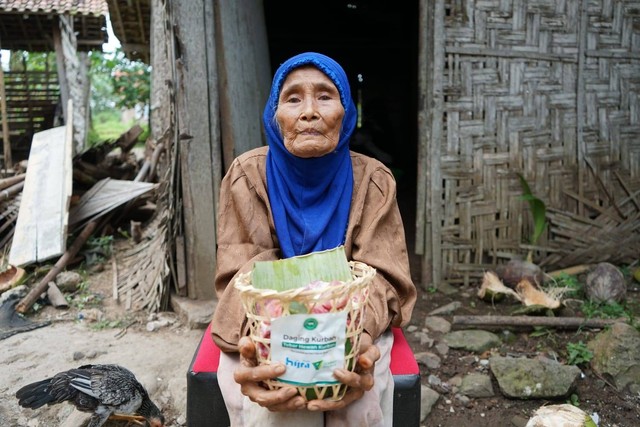 Tebar Hewan Kurban di Sumatera Utara. Tahun ini Dompet Dhuafa Waspada menebar hewan kurban ke pesisir Langkat Timur Laut yakni di Desa Jaring Halus hingga ke wilayah pegunungan di Kabupaten Karo, Minggu (2/7/2023).