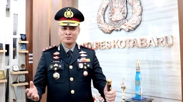 Kapolres Kotabaru AKBP Tri Suhartanto. Foto: Instagram/@polreskotabaru