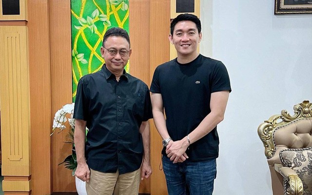 Wali Kota Edi Kamtono bertemu musisi asal Pontianak, Ifan Seventeen. Foto: Dok Hi!Pontianak 