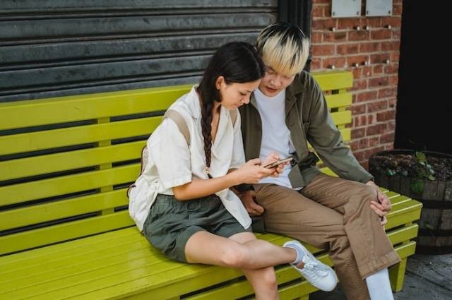 Ilustrasi platonic soulmate adalah, sumber foto: Samson Katt by pexels.com