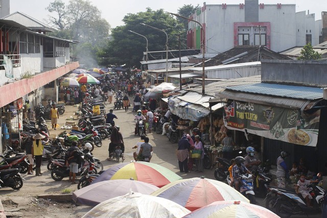 Suasana Pasar (Sumber: Endho, Pixabay)