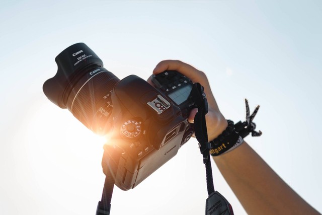 ilustrasi sejarah perkembangan footgrafi. Sumber foto: Unsplash