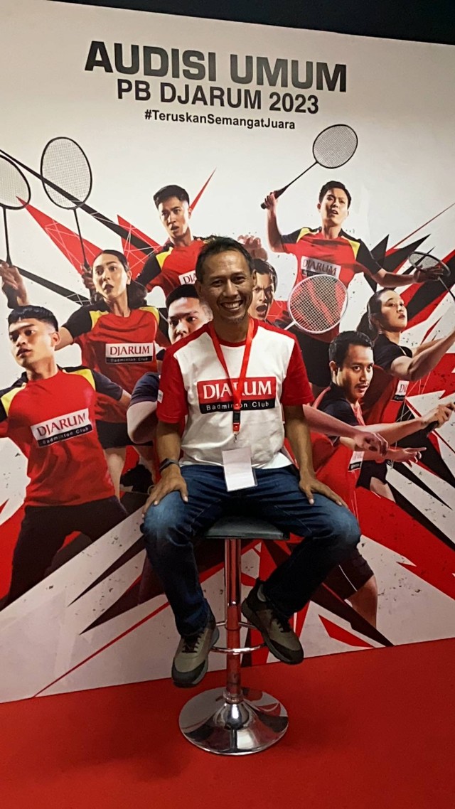 Legenda bulu tangkis Indonesia, Sigit Budiarto, di Audisi Umum PB Djarum 2023. Foto: Soni Insan Bagus L/kumparan