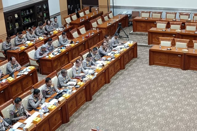 RDP Komisi III dengan Kakorlantas Polri di Ruang Sidang Komisi III, Senayan, Jakarta, Rabu (5/7/2023). Foto: Zamachsyari/kumparan