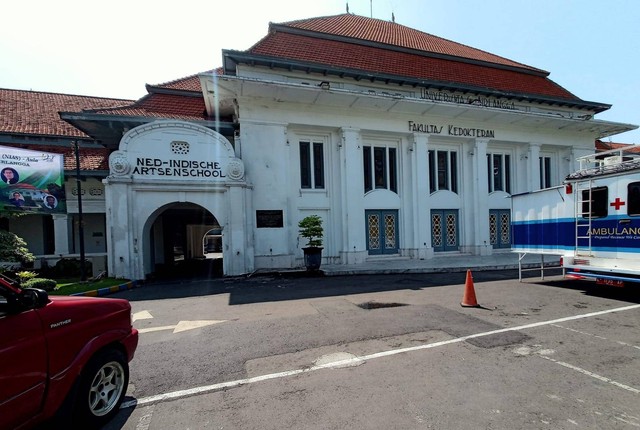 Gedung FK Unair yang berusia 100 tahun. Foto-foto: Masruroh/Basra