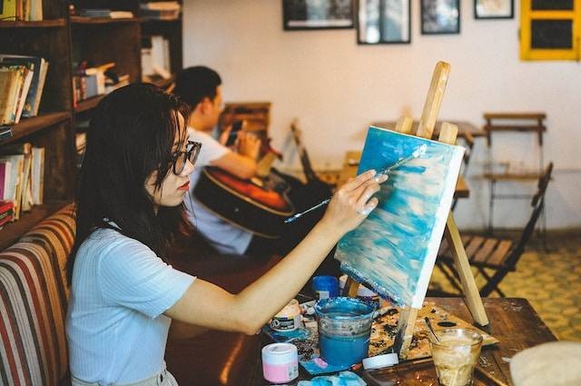 Ilustrasi Hobi di Bidang Seni. Foto: dok. Huynh Nguyễn (Unsplash)