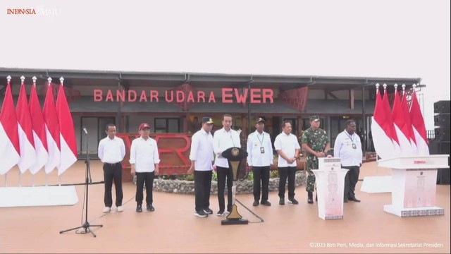 Presiden Jokowi meresmikan Bandar Udara Ewer di Kabupaten Asmat, Papua Selatan. Foto: Youtube/Sekretariat Presiden