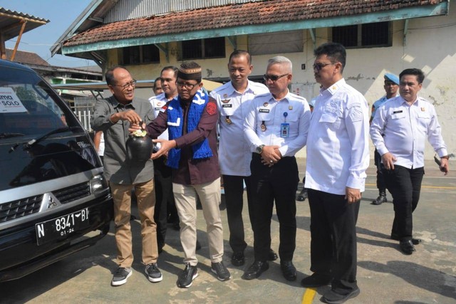  Pakan Ayam Organik Karya WBP Lapas Kelas I Malang dikirim Perdana ke Solo (sumber:lapasmalang)