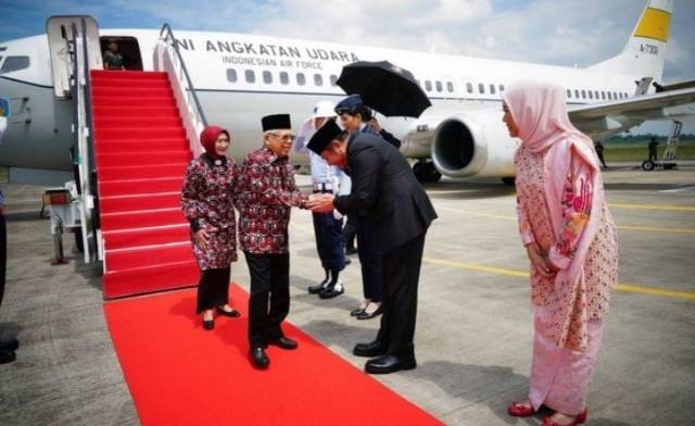 Wapres KH Ma'ruf Amin tiba di Palembang untuk menghadiri acara Harganas ke-30 di Banyuasin, Sumatera Selatan. Foto: Setwapres
