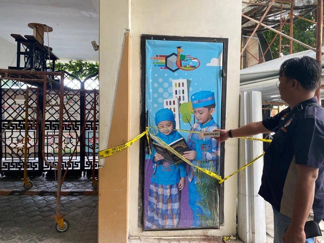 Lift barang yang jadi TKP tragedi lift jatuh di Sekolah Islam Az Zahra Bandar Lampung. Foto: Sinta Yuliana/Lampung Geh