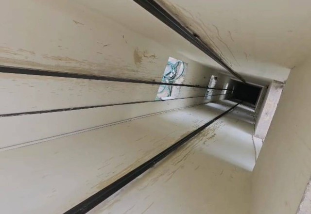 Lokasi lift yang jatuh di Sekolah Islam Az Zahra, Bandar Lampung. | Foto : Dok. Disnaker Lampung