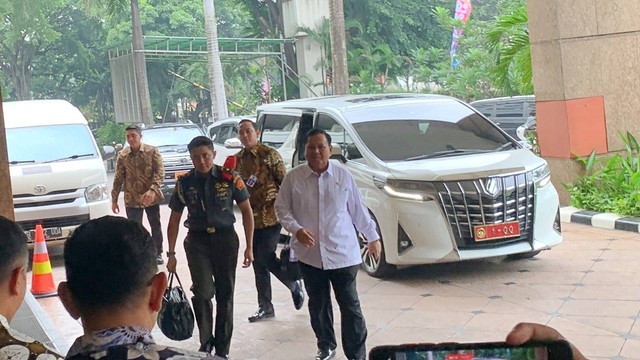 Menteri Pertahanan Prabowo Subianto hadiri Rakernas Punguan Simbolon dohot Boruna Indonesia (PSBI) di Hotel Arya Duta, Jakarta, pada Jumat (7/7/2023). Foto: Luthfi Humam/kumparan