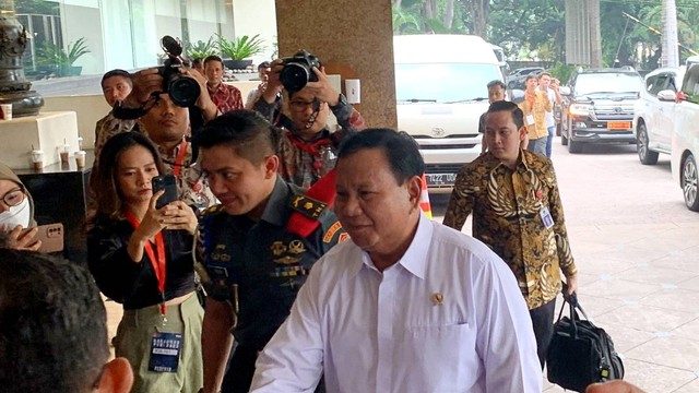Menteri Pertahanan Prabowo Subianto hadiri Rakernas Punguan Simbolon dohot Boruna Indonesia (PSBI) di Hotel Arya Duta, Jakarta, pada Jumat (7/7/2023). Foto: Luthfi Humam/kumparan