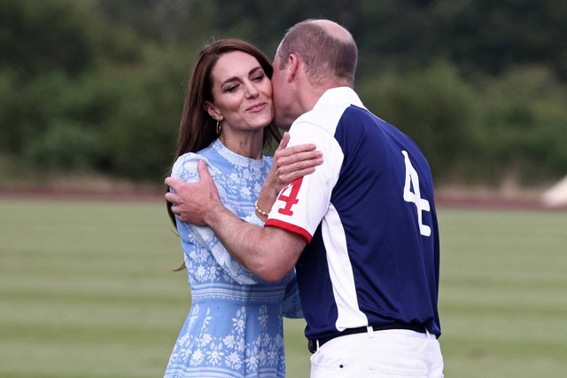 Kate Middleton, Princess of Wales dari Inggris dan Pangeran William, menghadiri pertandingan The Royal Charity Polo Cup 2023 di Guards Polo Club di Windsor, barat London pada 6 Juli 2023. Foto: Henry Nicholls/AFP